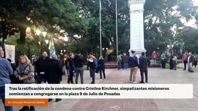 Tras la ratificación de la condena contra Cristina Kirchner, simpatizantes misioneros se congregan en la plaza 9 de Julio de Posadas