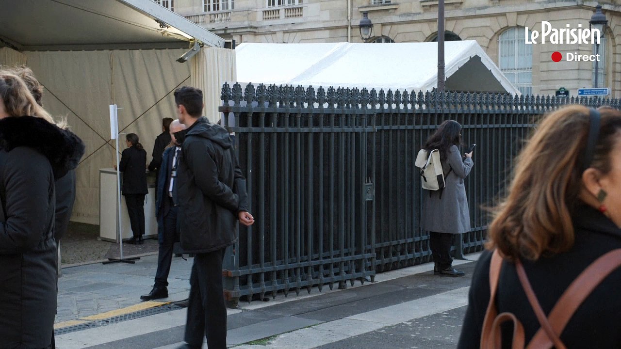 Direct - Robert Badinter entre au Panthéon