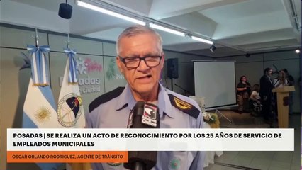 Posadas | Se realiza un acto de reconocimiento por los 25 años de servicio de empleados municipales