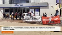 Eldorado | Una veintena de manifestantes del MPL protestaron frente a una entidad bancaria