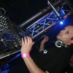 Amaury R
