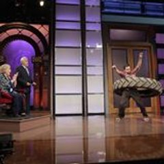 Dizzy Hips-The Hula-Hoop Man