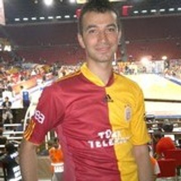 Seçkin Öztürk