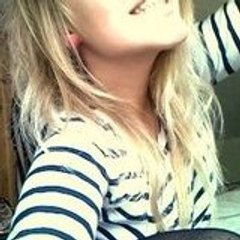 Coralie Hands
