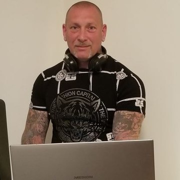 DJ PREDATORS