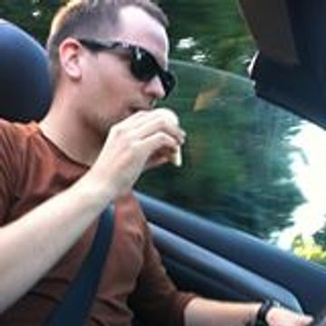 Maciej Mo