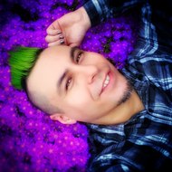 Lunar Larry's iUsed 2B 8bit (gaming channel)