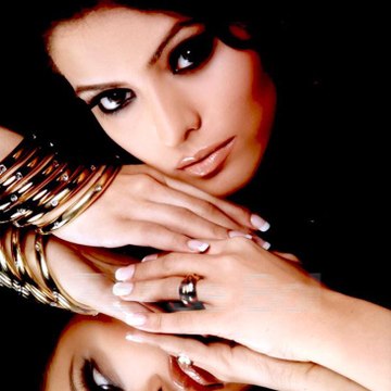 Saima Raza Khan