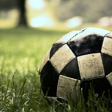 Futbol Topu İzle