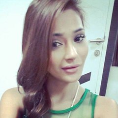 SaraKhan100