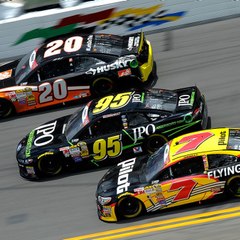 Play Nascar Race