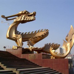 Tipartsculpture