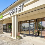 Kurt Calender, Family and Cosmetic Dentistry