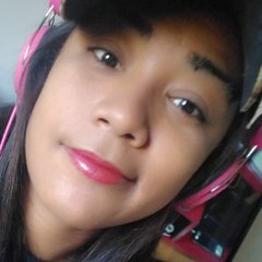 pequena gamer Santos