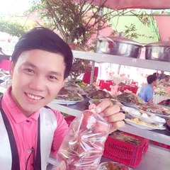 Hoàng Trinh Singer