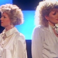 Elaine Paige