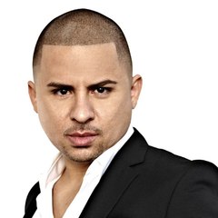 Larry Hernández