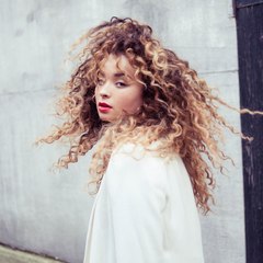 Ella Eyre