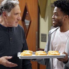 Superior Donuts Cast