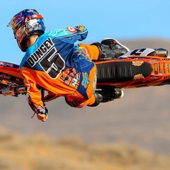 Watch Dirt Moto Races