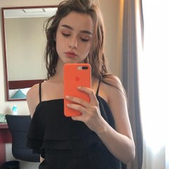 JuliaSanders40