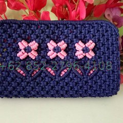 Dompet Rajut Kecil Bermotif