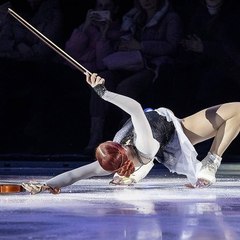 Ice skating ⛸