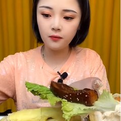 girl food eating