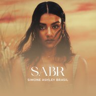 Simone Ashley Brasil