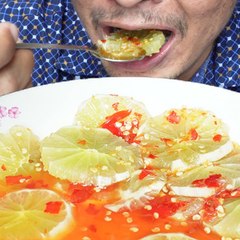 Kong Boraraksmey Eating