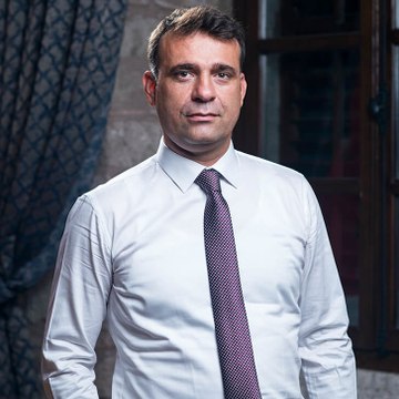 Suat Nezir