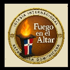 Iglesia fuego en el altar