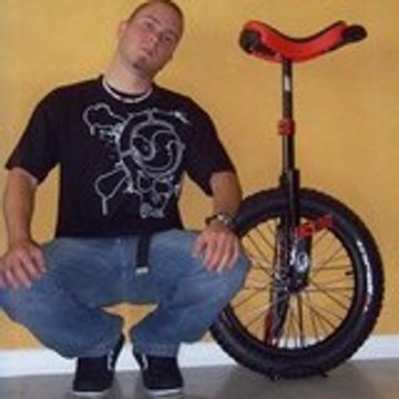 MAX207