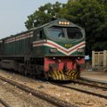 Train Len Pakistan