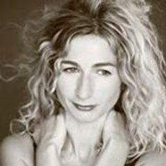 Léonore Confino