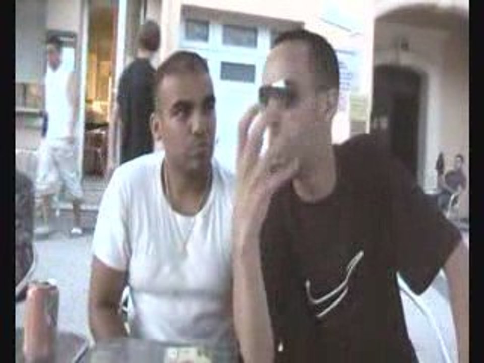 street bench-on continue on s arrette pas!