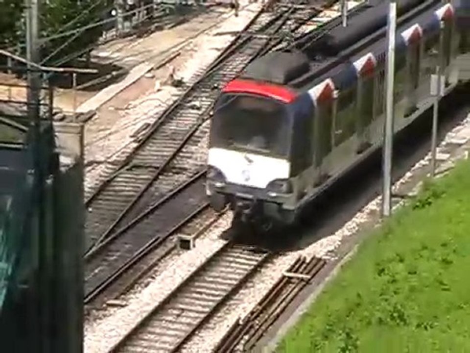 MS61 : Arrivée à la gare de Saint Germain en Laye sur la ligne A du RER