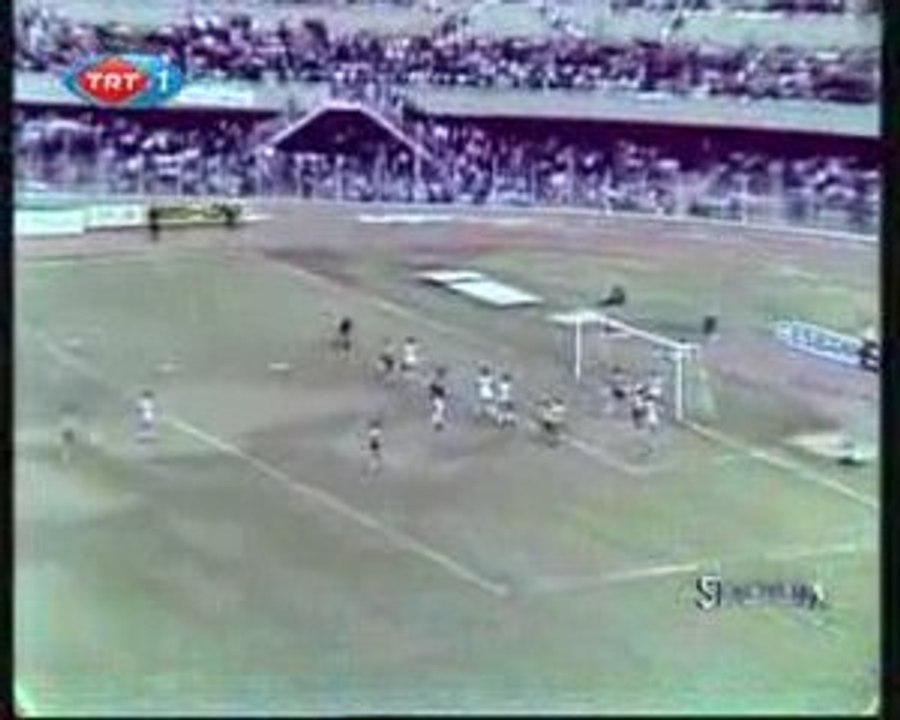 hakem gol atıyor...  goals at the umpire