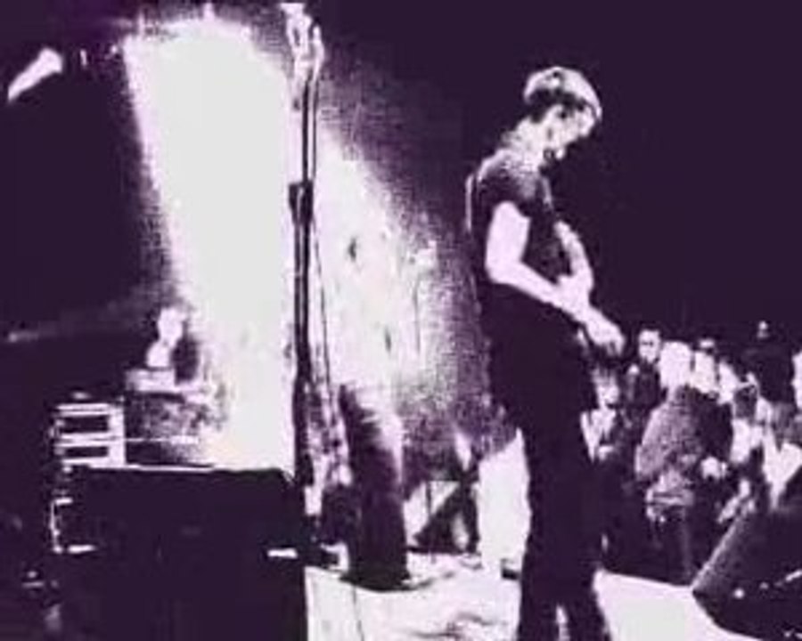 Waiting in Vain - Feeling different
