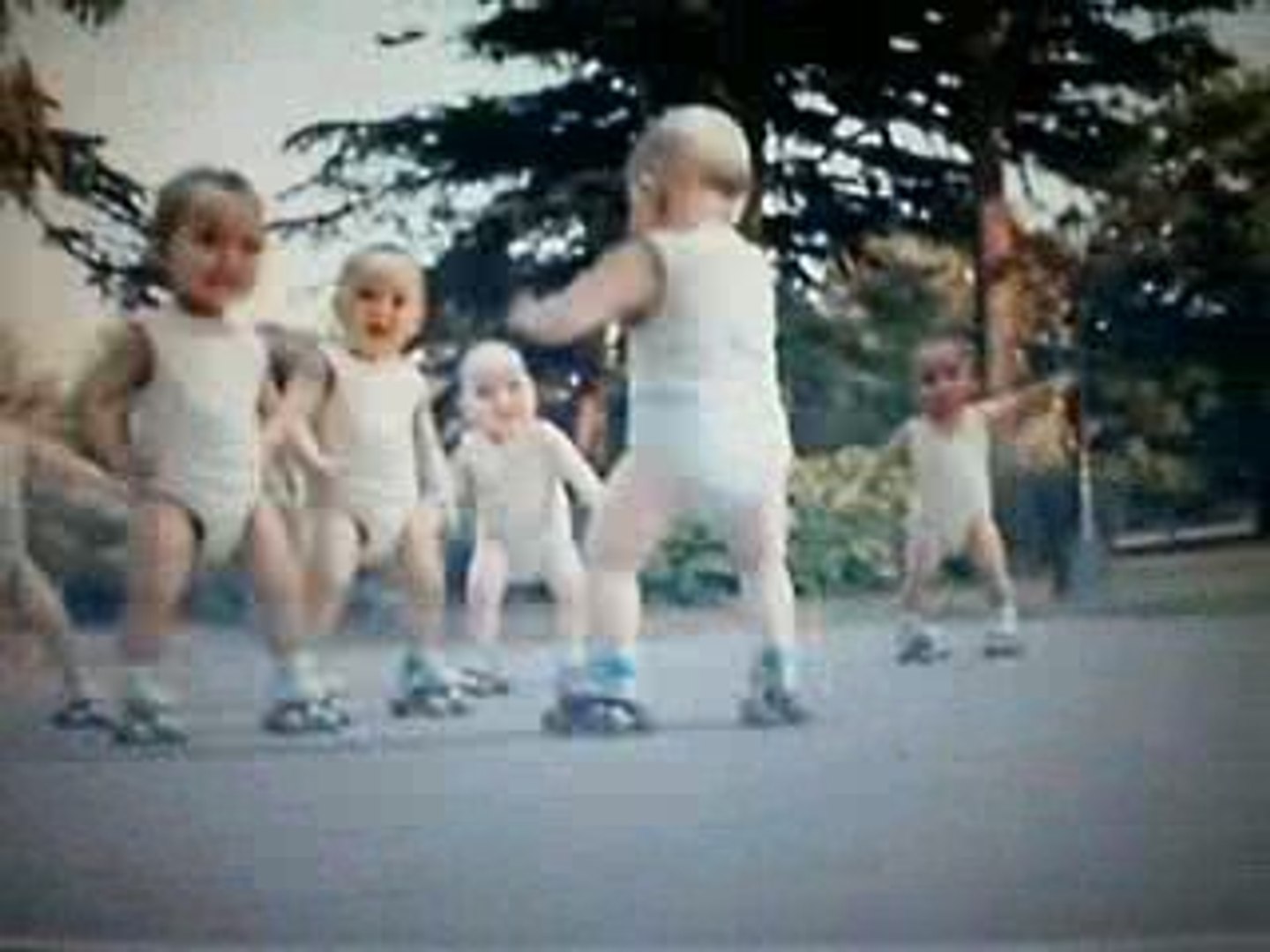 Pub Evian Bebes Sur Rollers Video Dailymotion