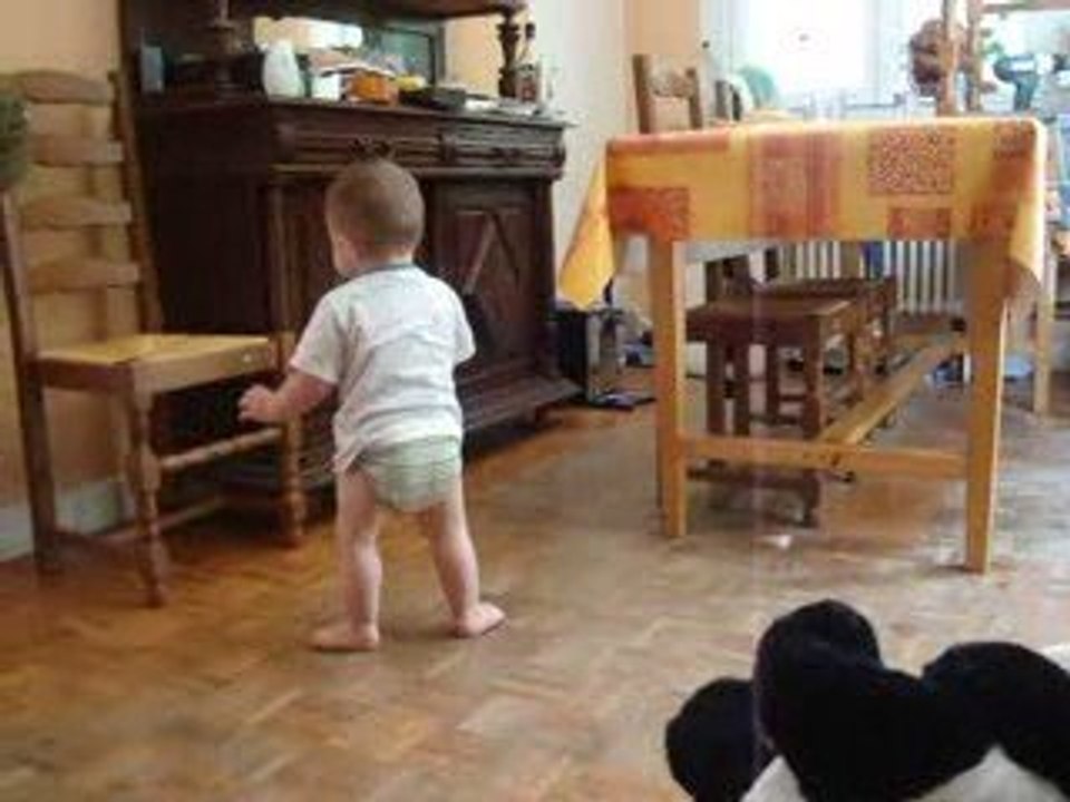 1ers pas de Maxime.