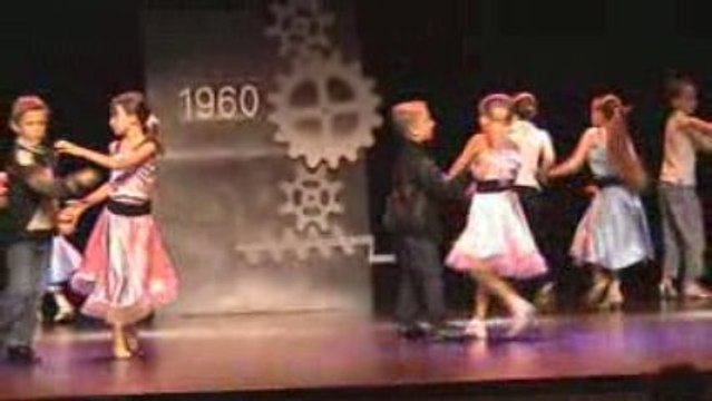 Gala danse 24 juin 2009 : Chacha Happy days Marilou et Enora