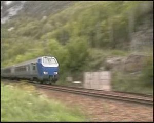 La BB 25248 descendant sur Virieu-le-Grand