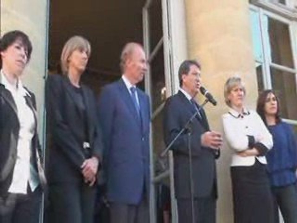 Passation de pouvoir entre Brice Hortefeux et Xavier Darcos