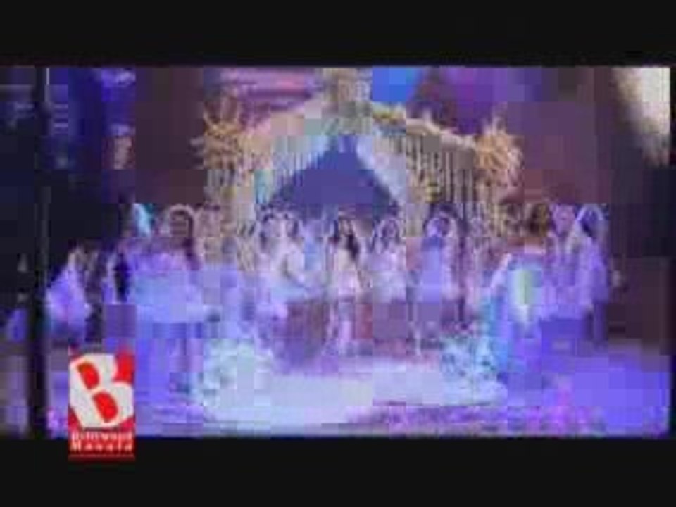 Kareena's bikini creates issues