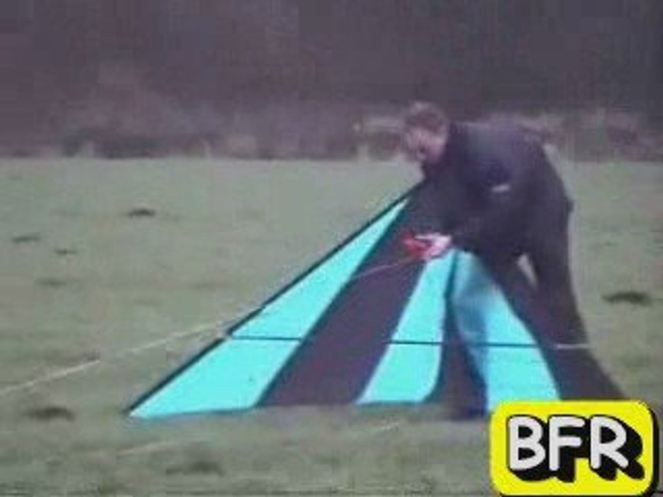 Régis fait du cerf volant