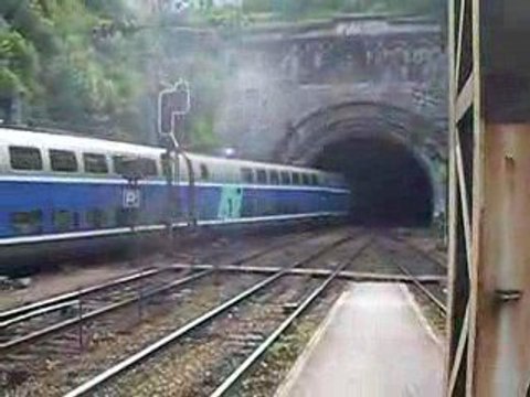 Départ du TGV Réseau Duplex Le Havre-Marseille à Rouen