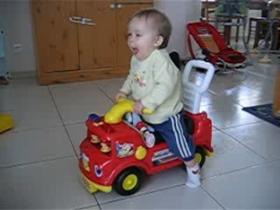mila et son camion de pompier2
