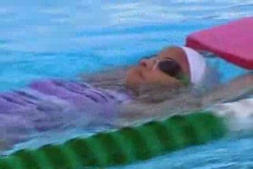 Etiene Medeiros swimmer