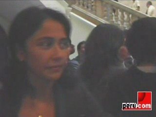 Nadine recuerda que Andrade la condecoró cuando era escolar